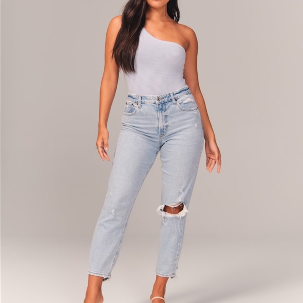 Abercrombie Curve Love Hi Rise Mom Jeans Size 6 / 28 ripped knee light wash